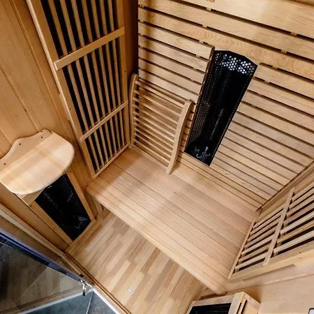 アパート Hevenia 14 レバル