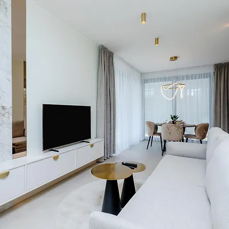 アパート Hevenia 14 *